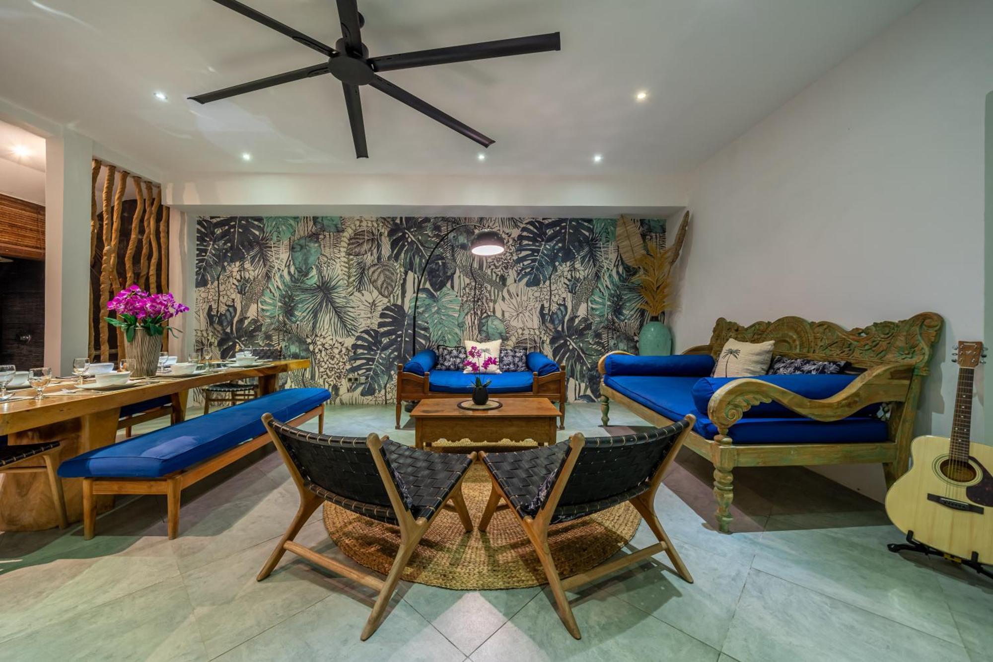 Alchemy Private 4 Bedroom Eat Street 10 Steps To Revolver Cafe Seminyak (Bali)